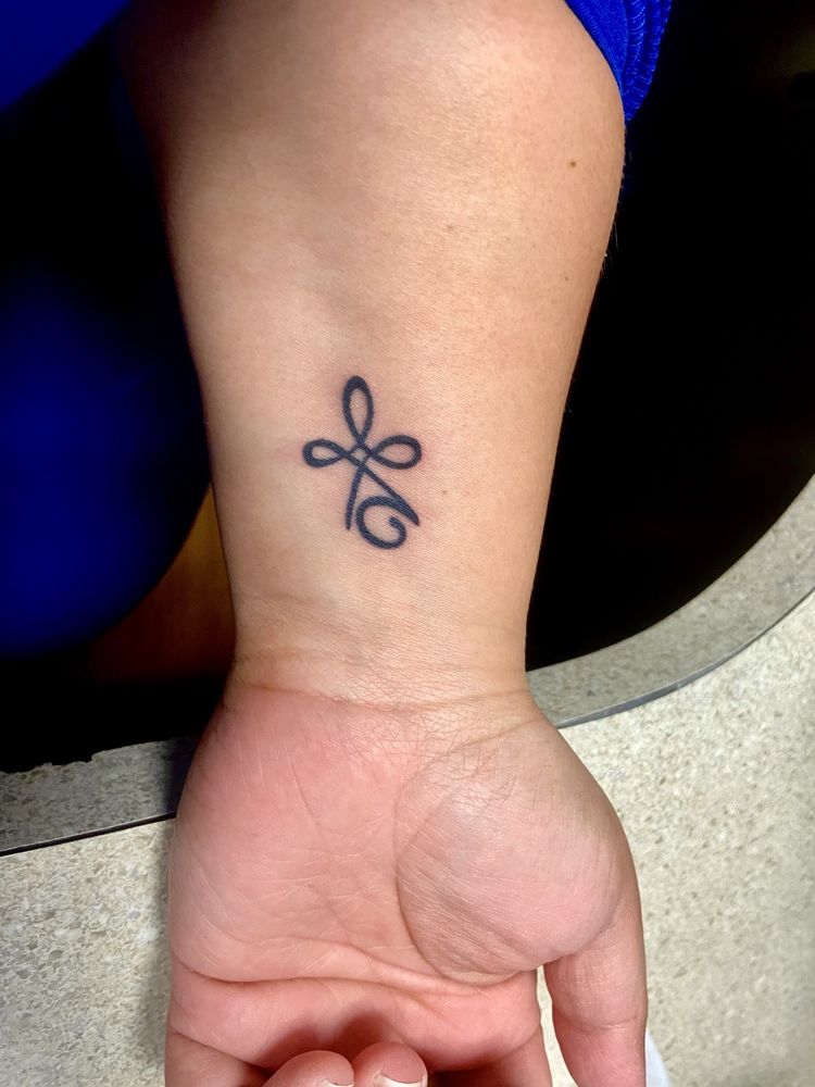 Cardinal Tattoo Studio Logo