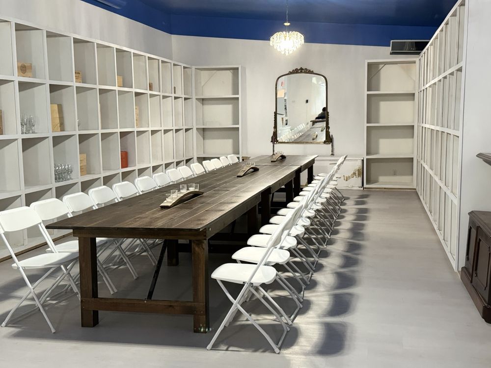 Vino Wine & Spirits Logo