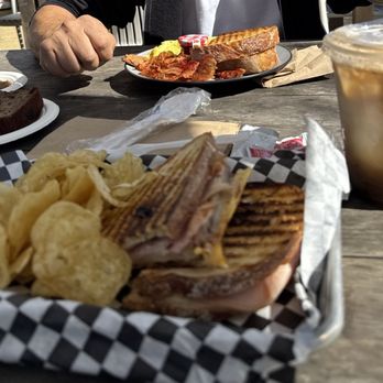 Superbloom - Panini and Breakfast Plate - Coffee & Tea Near Me - San Diego, California