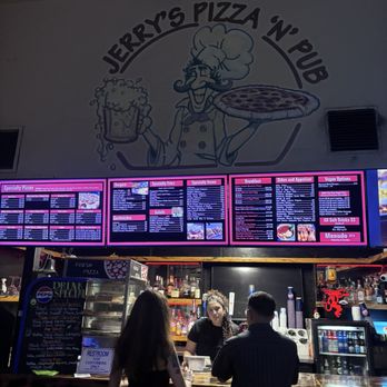 Jerry's Pizza & Pub - Pizza Near Me - Bakersfield, California