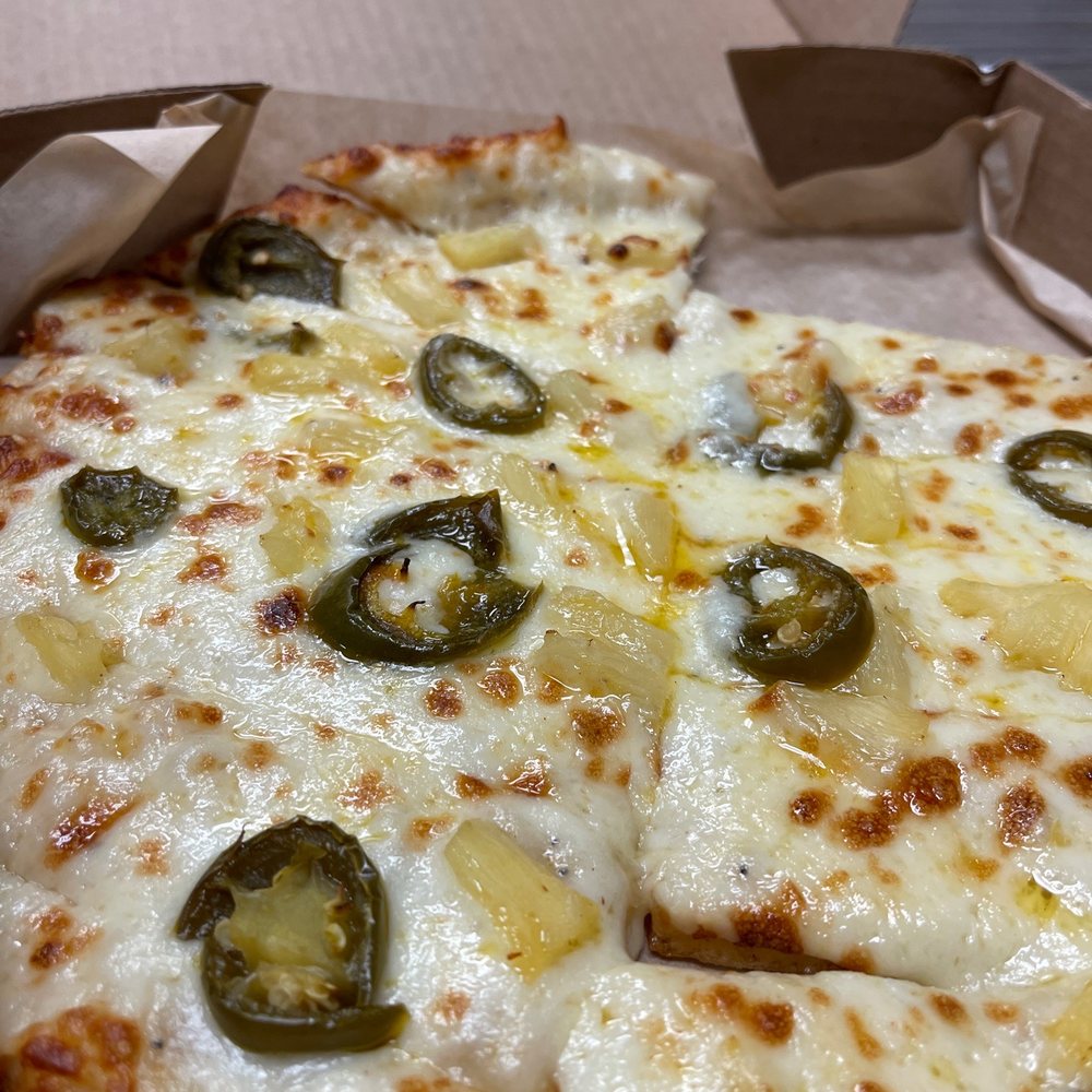 Curry Pizza House Manteca - Garlic Sticks w/ Jalapenos & Pineapple - Pizza Near Me - Manteca, California