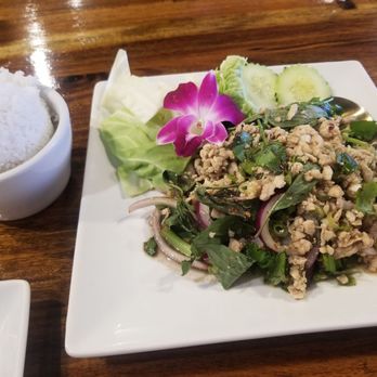Boun Thai Kitchen - Salad Near Me - Paradise, Nevada