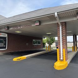 DuPage Credit Union - The drive-thru with ATM is in the back of the building.