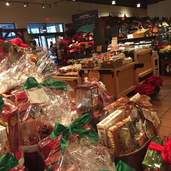 The Fresh Market - Festively beautiful - Grocery Near Me - Southern Pines, North Carolina