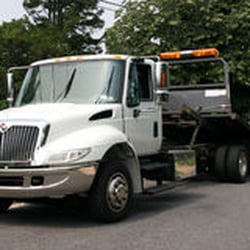 Edwards Towing