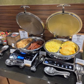 Fairfield by Marriott Inn & Suites Omaha Downtown - Hot Breakfast Options - Hotels Near Me - Omaha, Nebraska