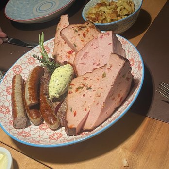 Restaurant Boucherie AuGust - Fleischkase and beef sausage - Swiss Food Near Me - Zürich, ZH Restaurant Boucherie AuGust - Fleischkase and beef sausage - Swiss Food Near Me - Zürich, ZH