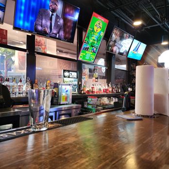 Luv'n Oven Ale House - Pizza Near Me - Sunrise, Florida