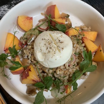 Manhattan Beach Post - Peaches and Burrata - New American Near Me - Manhattan Beach, California Manhattan Beach Post - Peaches and Burrata - New American Near Me - Manhattan Beach, California