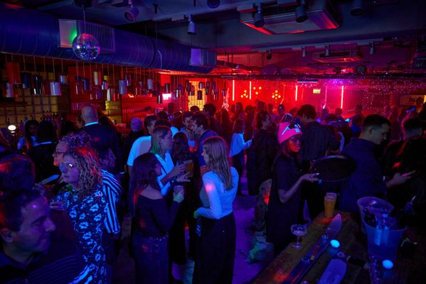 Generator London by null