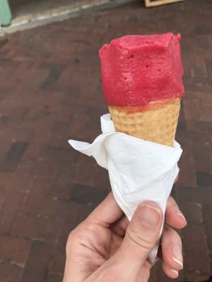 Gusto Gelateria by null