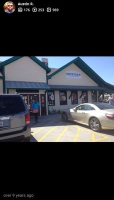 Snuffer's Restaurant & Bar by null