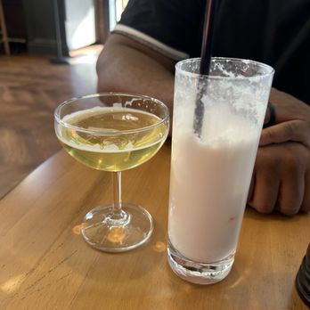 Good Neighbor - On the left: jet2holiday  On the right: strawberry Italian soda - American Near Me - Sacramento, California