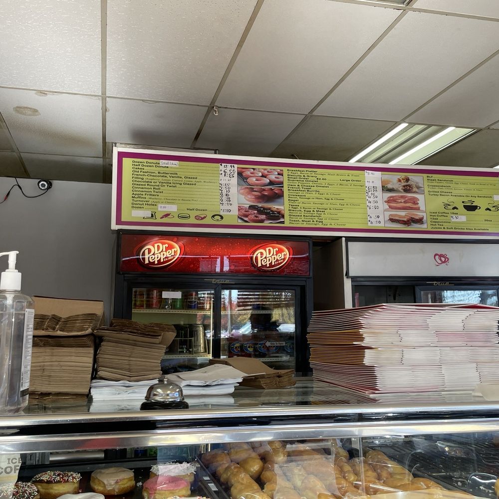 Kelly's Donuts - Donuts Near Me - Hazelwood, Missouri Kelly's Donuts - Donuts Near Me - Hazelwood, Missouri