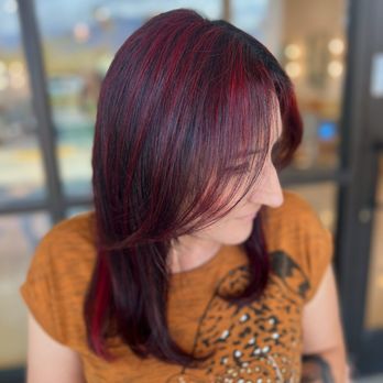 Amanda Kong Beauty - Red highlights - Makeup Artists Near Me Amanda Kong Beauty - Red highlights - Makeup Artists Near Me