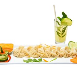 Muna - Chicken Momos+ Curry Mojito