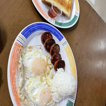 Tasty Crust Restaurant - Traditional breakfast - Breakfast & Brunch Near Me - Wailuku, Hawaii