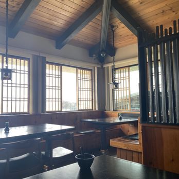 Umi Sushi & Sake - Sushi Bars Near Me - Morro Bay, California