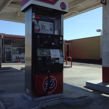 76 - this place is closed - Gas Stations Near Me - San Francisco, California