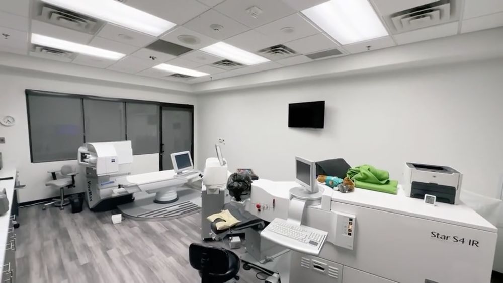 TEXAS EYE AND LASER CENTER Updated October 2024 18 Photos & 14