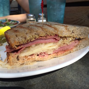 Jack's Urban Eats - Are you kidding me?!?!? WEAKEST Reuben on this planet! Guess Jack is good at saving $$ and being cheap! - American Near Me - Sacramento, California