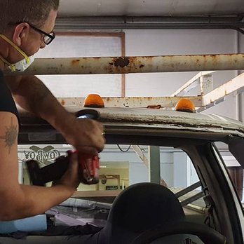 Yahweh Glass - Darrin correctly prepping the windshield bed. - Windshield Installation & Repair Near Me - Coeur d'Alene, Idaho Yahweh Glass - Darrin correctly prepping the windshield bed. - Windshield Installation & Repair Near Me - Coeur d'Alene, Idaho