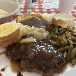 Vazquez Restaurant Seafood & Po-Boy - Hamburger steak