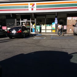 7-Eleven - Front door