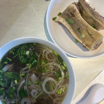 An Di Dzo - Bone marrow pho - Vietnamese Near Me - Honolulu, Hawaii