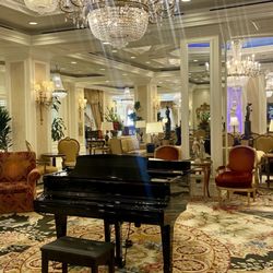 The Palace at Coral Gables - Grand piano in living room/lounge area on 2nd floor