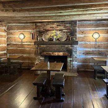 Michie Tavern - Landmarks & Historical Buildings Near Me - Charlottesville, Virginia Michie Tavern - Landmarks & Historical Buildings Near Me - Charlottesville, Virginia