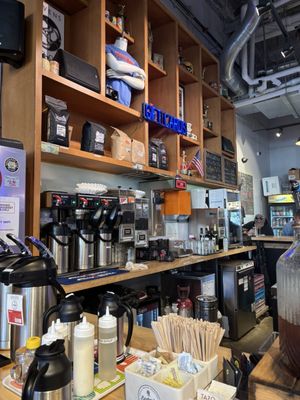 Rhino Market & Deli(Uptown) by null