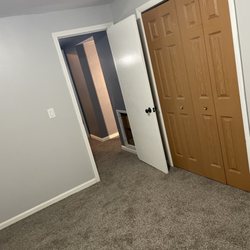 Castle Court Apts - Master bedroom