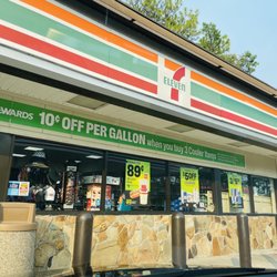 7-Eleven - Exterior