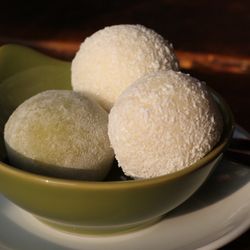 YUZU RAMEN - Eis-Mochi