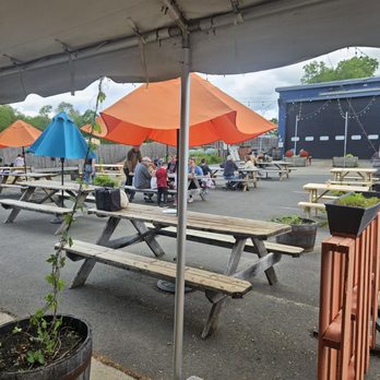 Reverie Brewing Company - Outdoor area - Breweries Near Me - Newtown, Connecticut