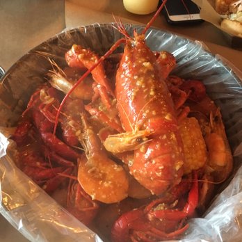 Cajun Boil - #2 Combo (1lb crawfish, 1lb shrimp and live Boston lobster) - Cajun/Creole Near Me - Miami, Florida