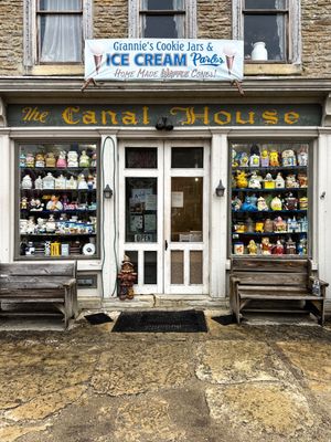Grannie's Cookie Jars & Ice Cream Parlor by null