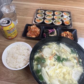 8 Star K - Kimbap, rice cake & dumpling soup, rice punch - Korean Near Me - Yucca Valley, California 8 Star K - Kimbap, rice cake & dumpling soup, rice punch - Korean Near Me - Yucca Valley, California