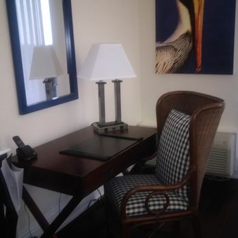 Inn at Pelican Bay - Room desk - Hotels Near Me - Naples, Florida