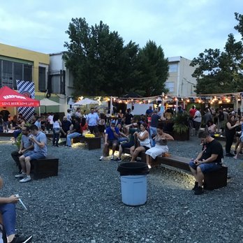 La Esquinita - Beer Gardens Near Me - Bayamón, Puerto Rico