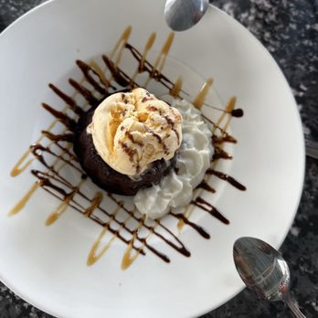 The Windlass - Chocolate lava cake with sundae - American Near Me - Lake Hopatcong, New Jersey The Windlass - Chocolate lava cake with sundae - American Near Me - Lake Hopatcong, New Jersey
