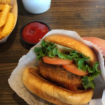 Shake Shack I-Drive - Ice Cream & Frozen Yogurt Near Me - Orlando, Florida Shake Shack I-Drive - Ice Cream & Frozen Yogurt Near Me - Orlando, Florida