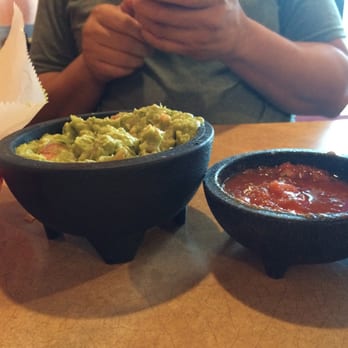 El Mariachi - Guacamole Grande and Mild Salsa - Mexican Near Me - Kapolei, Hawaii