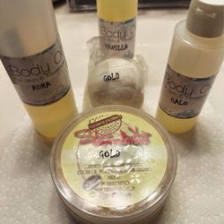 The Bubble Bistro - The Holy Trinity - Halo oil, Aura oil, and Gold frosting! Throw in a lil Vanilla oil with a Gold bath bomb!