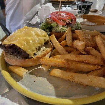 The Copper Pot - Burger - Pizza Near Me - Clarkesville, Georgia
