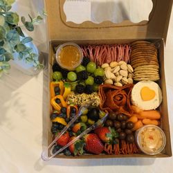 Rockwall Charcuterie - Delicious & Beautiful Charcuterie Boxes.