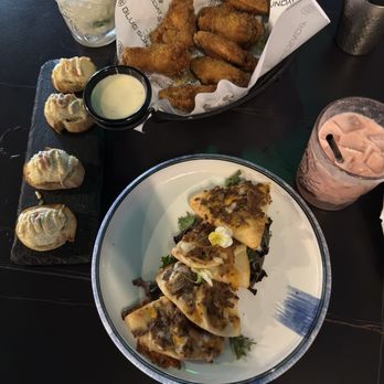 Blue Sunday Bar & Grill - Lemon Pepper CRISPY CHICKEN WINGS, CRAB BRUSCHETTA, BEEF N NAAN - Bars Near Me - Linden, New Jersey