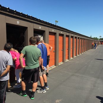 Valley Public Storage - We hold storage auctions for the public to come and bid on. The units come from customers who have abandoned or stopped paying on their unit - Self Storage Near Me - Modesto, California Valley Public Storage - We hold storage auctions for the public to come and bid on. The units come from customers who have abandoned or stopped paying on their unit - Self Storage Near Me - Modesto, California