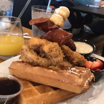 Maple Leaf Diner - Sausage, Chicken and Waffle - American Near Me - Dallas, Texas Maple Leaf Diner - Sausage, Chicken and Waffle - American Near Me - Dallas, Texas